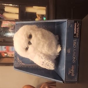 Universal Studios Harry Potter Snowy Owl With Sound and Movement Shoulder Plush